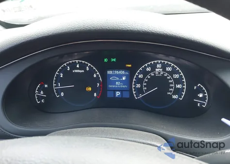 2010 Hyundai Genesis 3.8 z USA, uszkodzony, nr VIN KMHGC4DE5AU093719